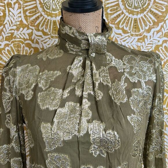 NWOT Mille Charlotte Long Sleeve Metallic Pleated Blouse in Gold Leaf size XXS - Picture 9 of 16
